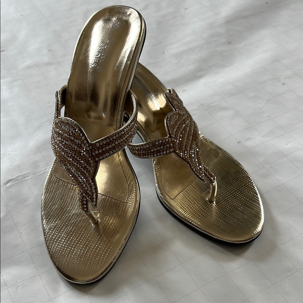 Women’s Gold Heels - Size 6